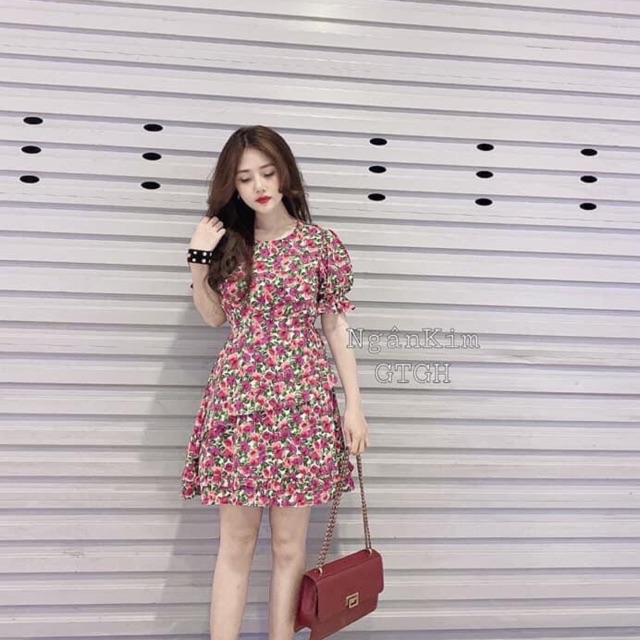 Váy hoa viền bèo