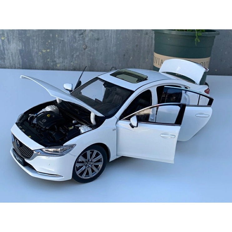 Mô hình xe Mazda 6 2022 tỉ lệ 1:18 Paudi