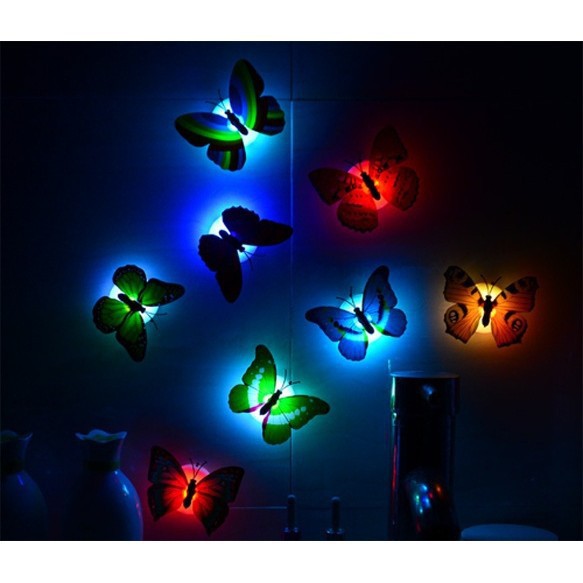 Đèn LED hình cánh bướm đổi màu trang trí tường