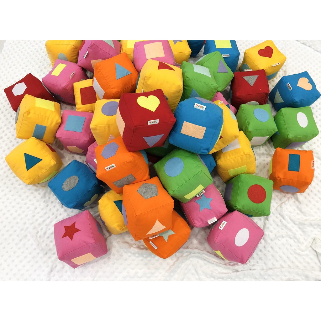 Banh xúc xắc vải hình học Tedu