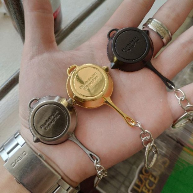 Chảo Pubg Thép Titanium Chicken dinner winner chảo đỡ đạn trong trò chơi nhập vai pupg móc khóa pubg moc khoa