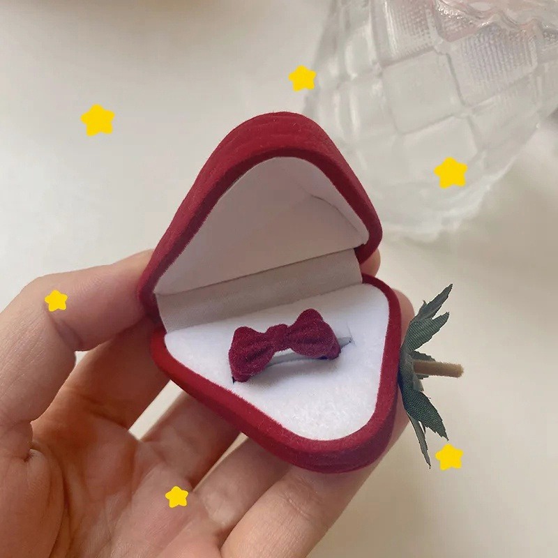 Hộp nhẫn nơ gấu dâu cute nhẫn phụ kiện trang sức