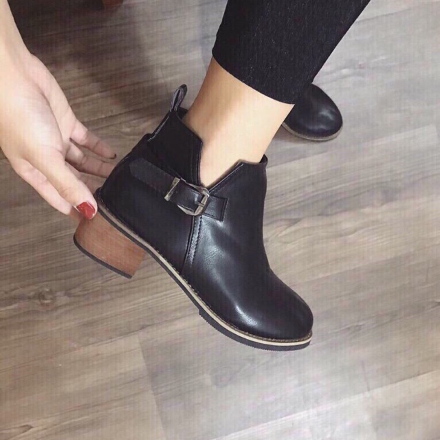 Giầy dáng boot da mềm