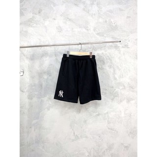 Ngố nữ M.L.B phối cùng áo