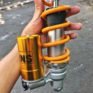 Phuộc ohlins gắn vario hàng 1:1.