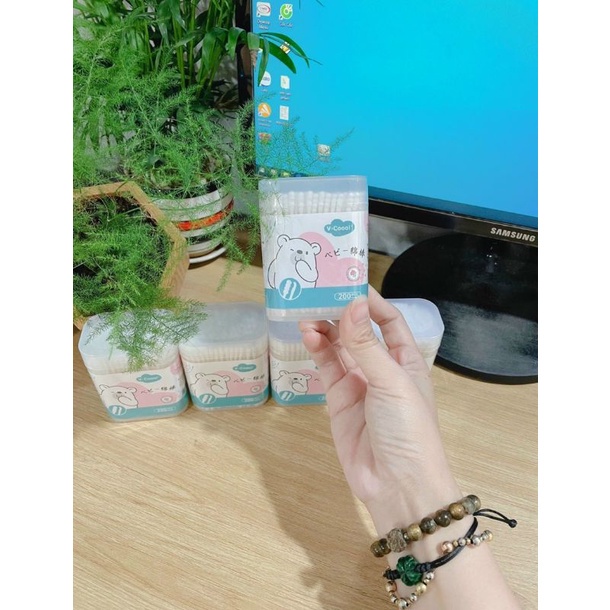 Tăm bông sơ sinh, bông ngoáy tai trẻ em Vcool kháng khuẩn . Hộp gấu xanh  xuất nhật