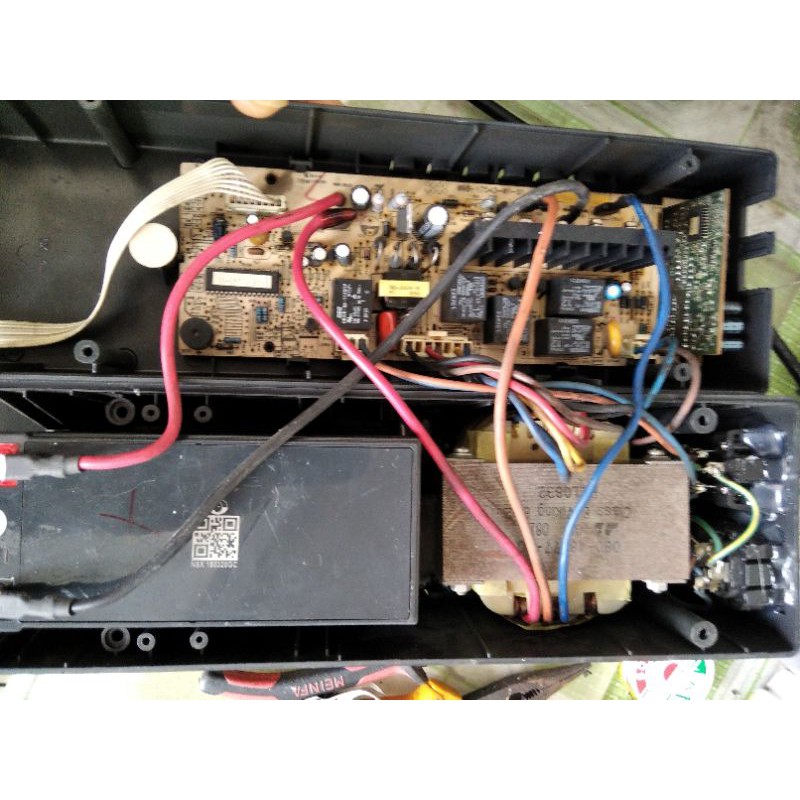 BỘ LƯU ĐIỆN  12V KHÔNG NGẮT SANTAK BLR600/E 600VA-360W