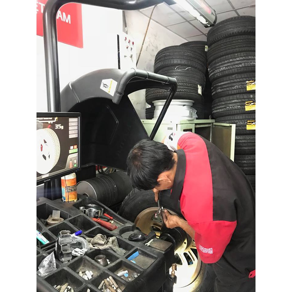 Lốp xe Bridgestone dành cho Fortuner 265/65R17