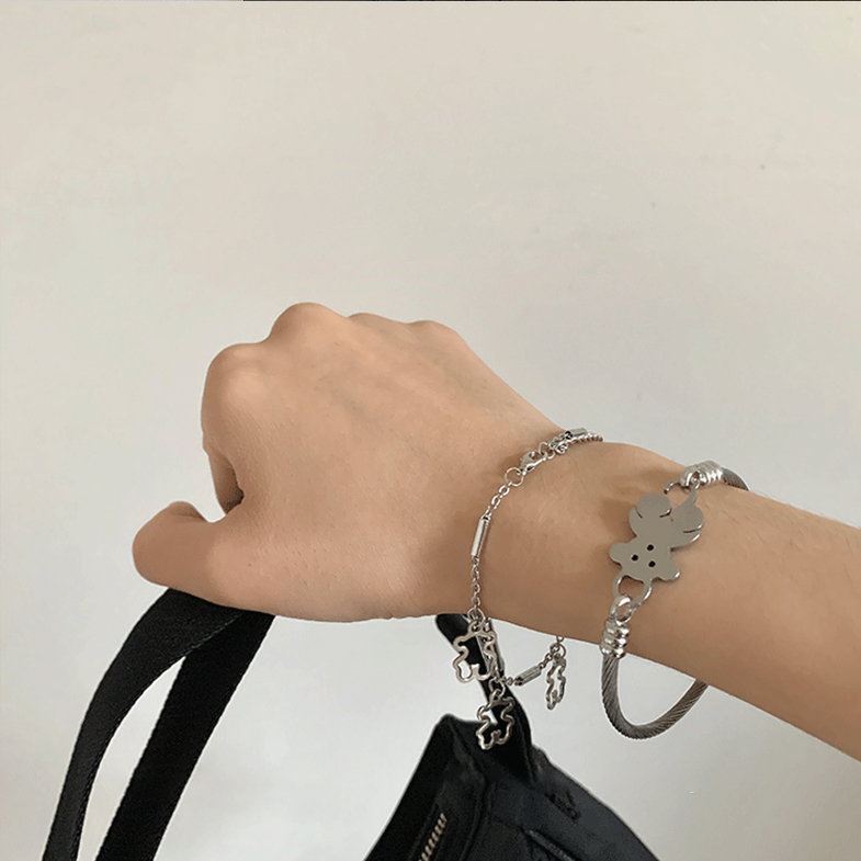 [Mã FAMAYFA giảm 10K đơn 50K] Vòng Tay Kim Loại Mặt Hình Gấu Xinh Xắn Cho Nữ | BigBuy360 - bigbuy360.vn