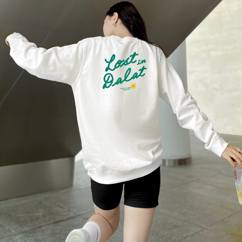 Sweater unisex In Lost in Dalat - Lạc giữa Đà Lạt form basic vải nỉ cotton SOUL OF A NATION - Đen / Trắng | BigBuy360 - bigbuy360.vn