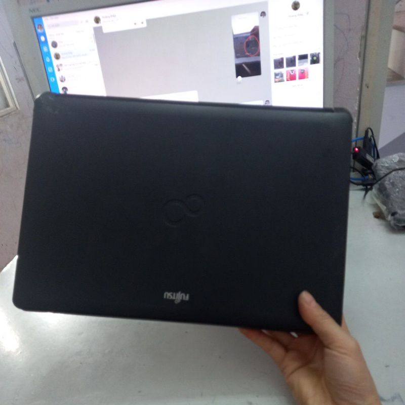 Xác laptop fujitsu lifebook s762 linh kiện dùng được cho s761, s752, s752 và các dòng fujitsu khác