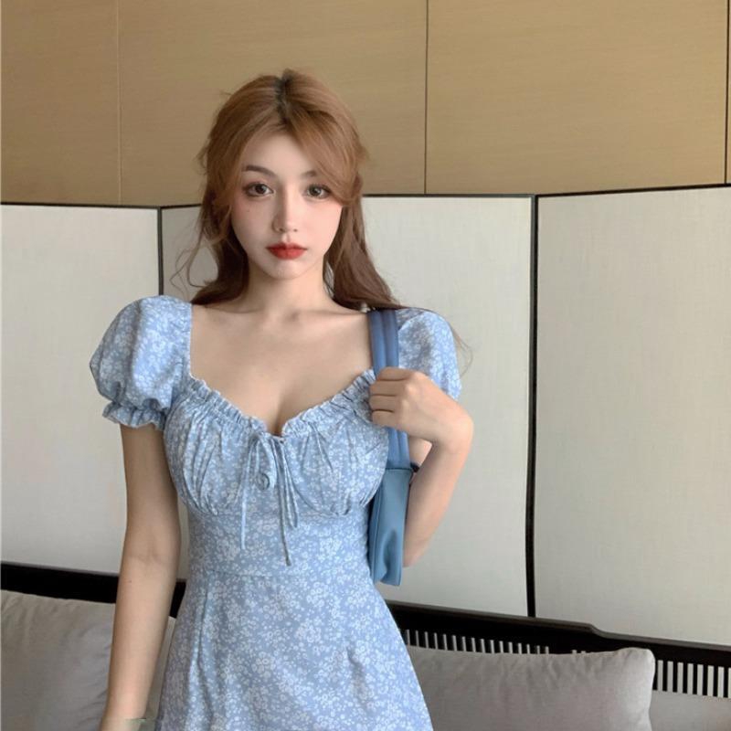 Đầm nữ tay phồng cổ vuông đơn giản thời trang | BigBuy360 - bigbuy360.vn