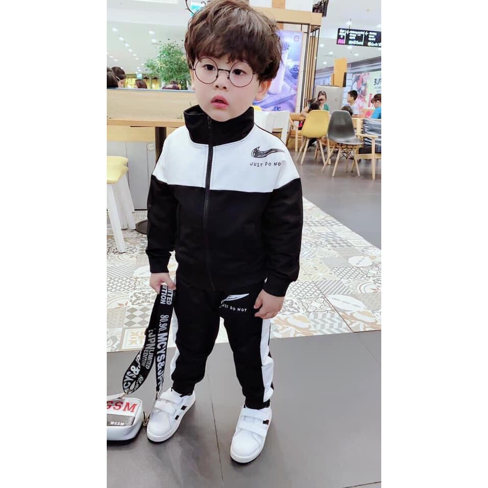 Bộ khoác Nike có mũ bé trai