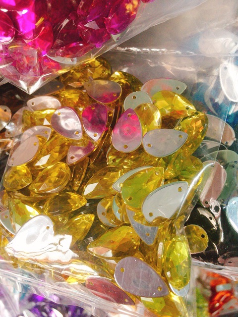 Đá kết giọt size 11x18mm giá rẻ gói 50gr