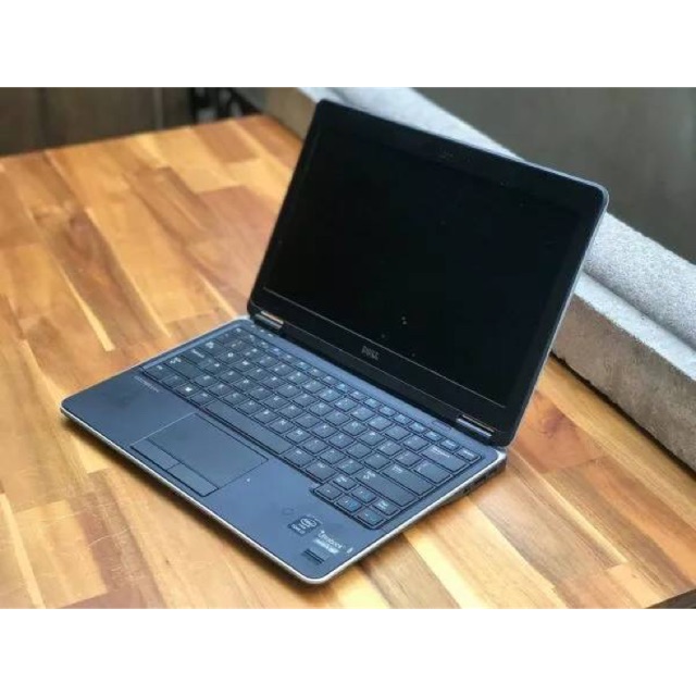 Dell latitude e7240 i7/4/256