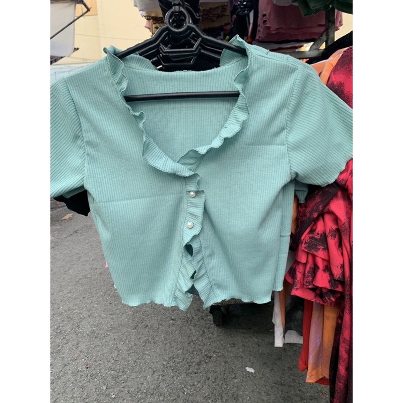 Áo croptop viền bèo