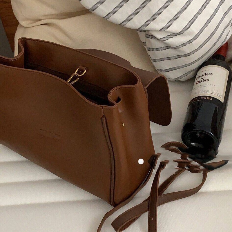 Túi Đeo Chéo Khóa Nam Châm Ba Chiều Cho Nữ