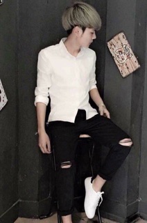 Jean đen rách gối