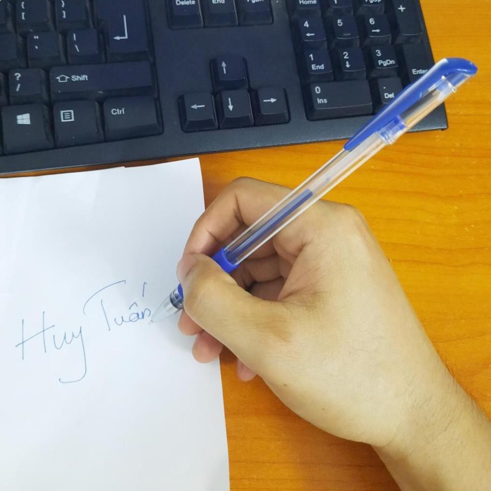 Bút bi mực nước nhiều màu có nắp đậy giá siêu rẻ 1k