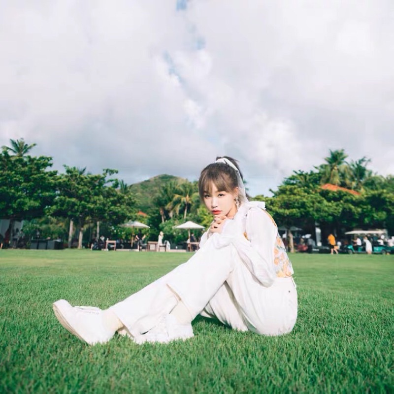 Set Áo Polo Tay Bèo Và Quần Jeans Trắng TỪ MỘNG KHIẾT Thời Trang Xinh Xắn