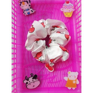 Cột tóc,scrunchies có charm đính kèm
