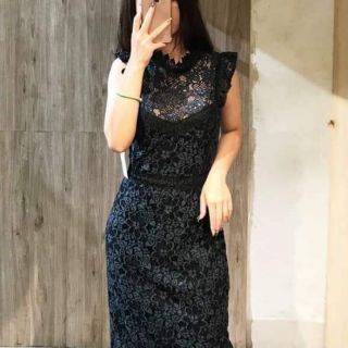 Váy ren Zara auth size S