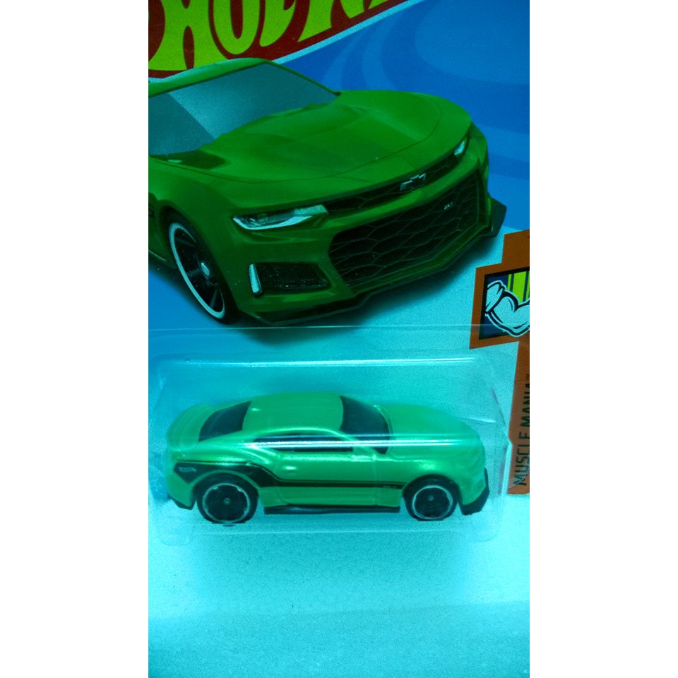 Xe mô hình thể thao hotwheels basic 1/64 - chọn