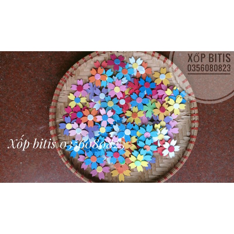 100 Hoa 3,5cm đã gắn nhụy xốp làm hoa bé ngoan hoặc trang trí mầm non