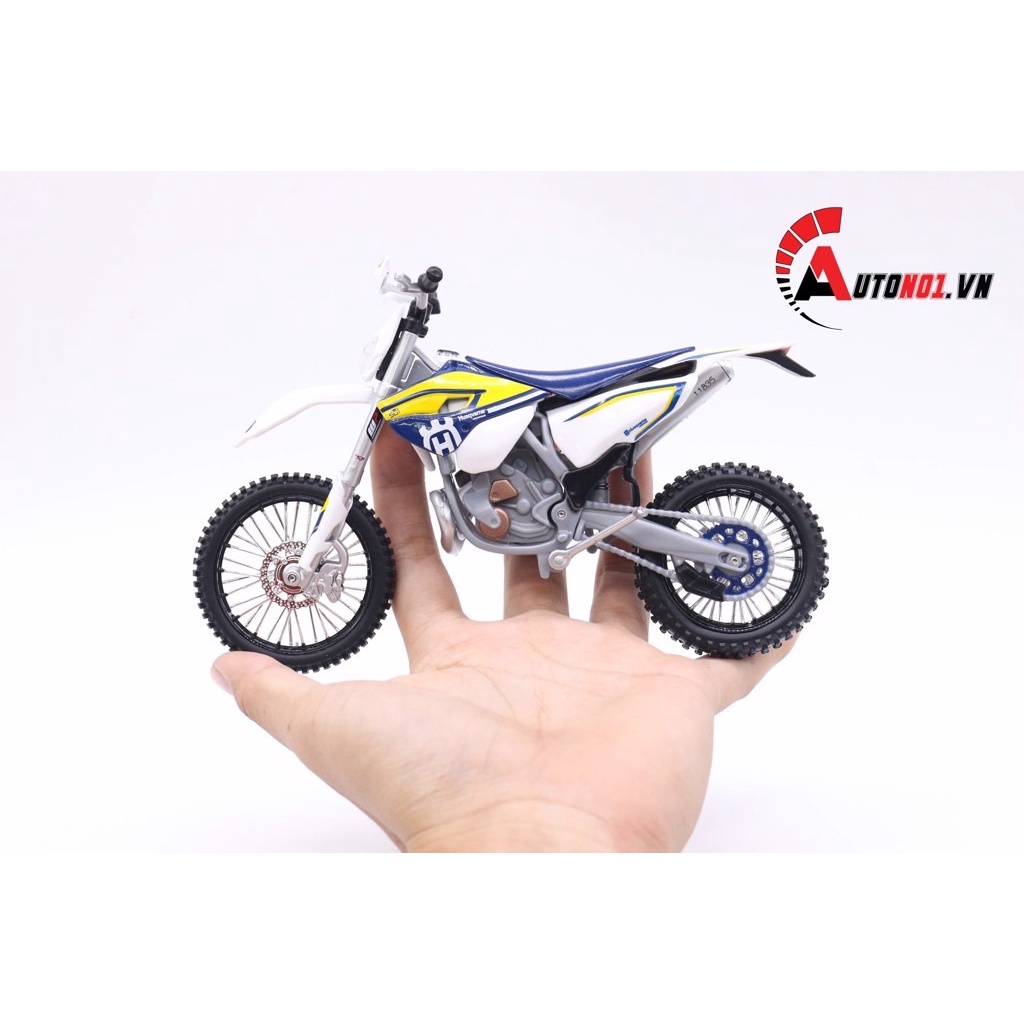 MÔ HÌNH XE CÀO CÀO HUSQVARNA FE 501 1:12 MAISTO 4831