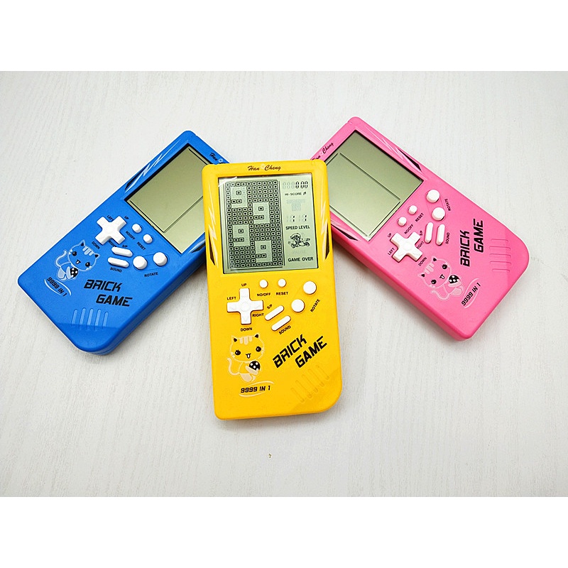 Máy chơi game cầm tay xếp hình Brick Game giúp bé rời xa điện thoại