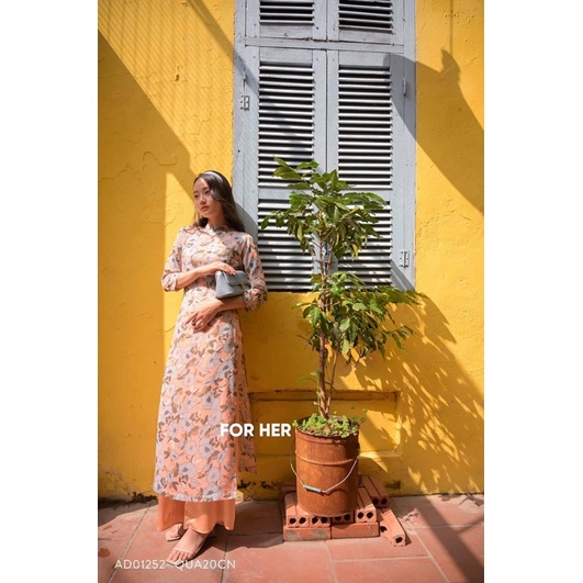 Áo dài hoa Tết kèm quần màu xanh rêu For Her