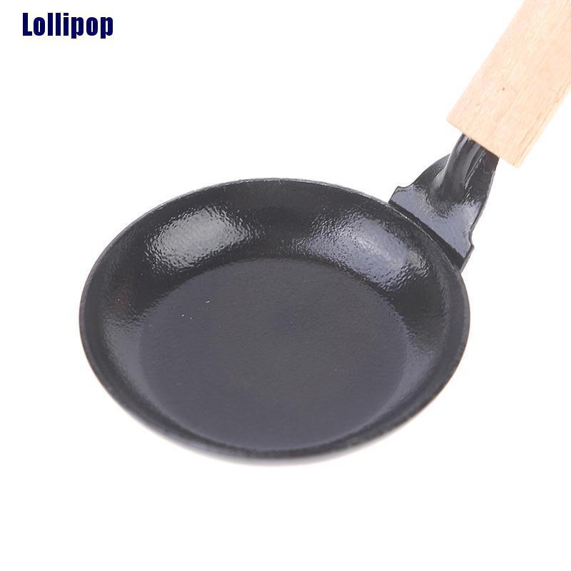 Chảo thiếc/ Chảo mini có tay cầm bằng gỗ tiện dụng cho nhà búp bê