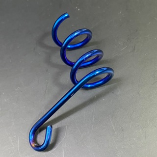 pát gắn dây dầu , dây bugi màu titan