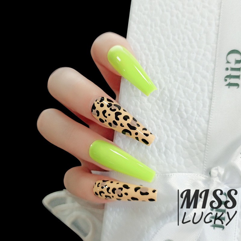 Set 24 Móng Tay Giả Thời Trang Độc Đáo Dành Cho Nữ