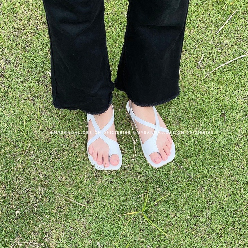 Giày Sandals quai chéo form đế vuông basic style Hàn