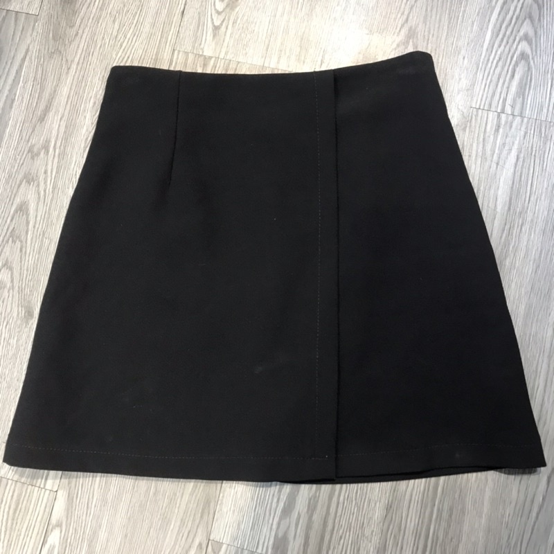 Chân váy nữ chữ A vát tạo điểm nhấn style basic Banmoon