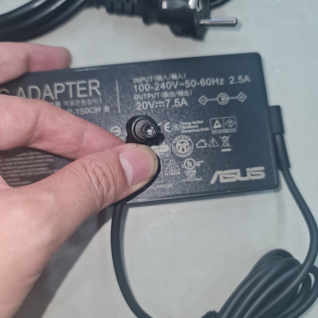 Sạc laptop asus 20V-7.5A chân sạc hình tròn to có kim ở giữa đầu sạc, kích thước chân sạc 6.0mmx3.7mm
