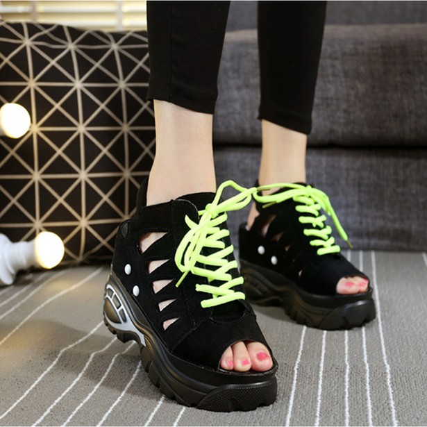 Giày sandal nữ đế nâng cá tính S037D