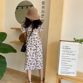 Đầm hoa vintage nút gỗ