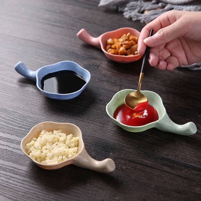 ĐĨA GIA VỊ NƯỚC CHẤM CÓ TAY CẦM ĐỒ GÁC ĐŨA TIỆN LỢI-CHÉN ĐỰNG GIA VỊ LÚA MẠCH AN TOÀN 100% KOOBEE