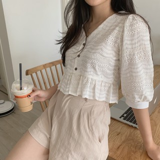 Áo ren peplum cổ tim cúc gỗ TKA247 1994closet