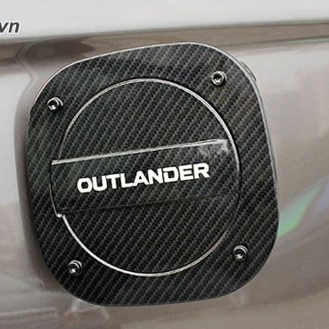 Ốp nắp bình xăng cacbon Mitsubishi Outlander vân Carbon 2017-2021