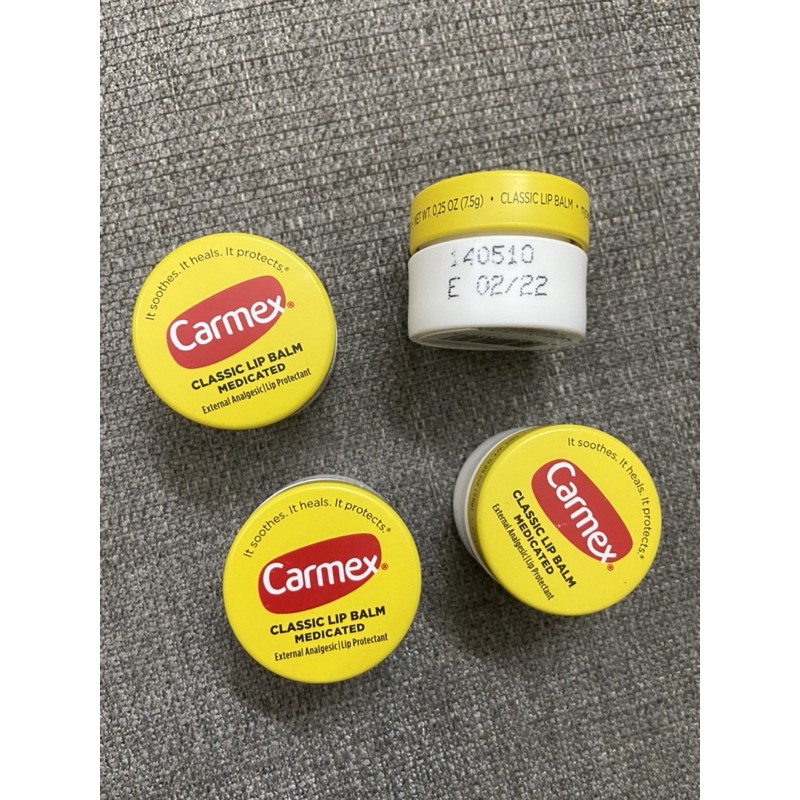 Son dưỡng môi Carmex Classic Lip balm Medicated USA Mỹ dạng hũ 7.5 gam xách tay Úc