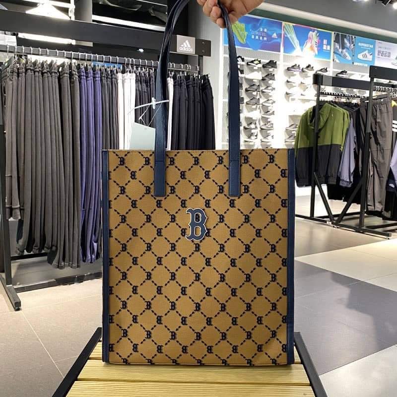 Túi MLB Diamond Monogram Jacquard Tote Boston Red Sox 3Aorm012N-43Bgd Màu Nâu viền đen logo chữ b mẫu mới