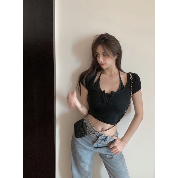 Áo Croptop Ngắn Tay Cổ Yếm 2 Màu Đen - Trắng Form Nữ Phong Cách Hàn Quốc
