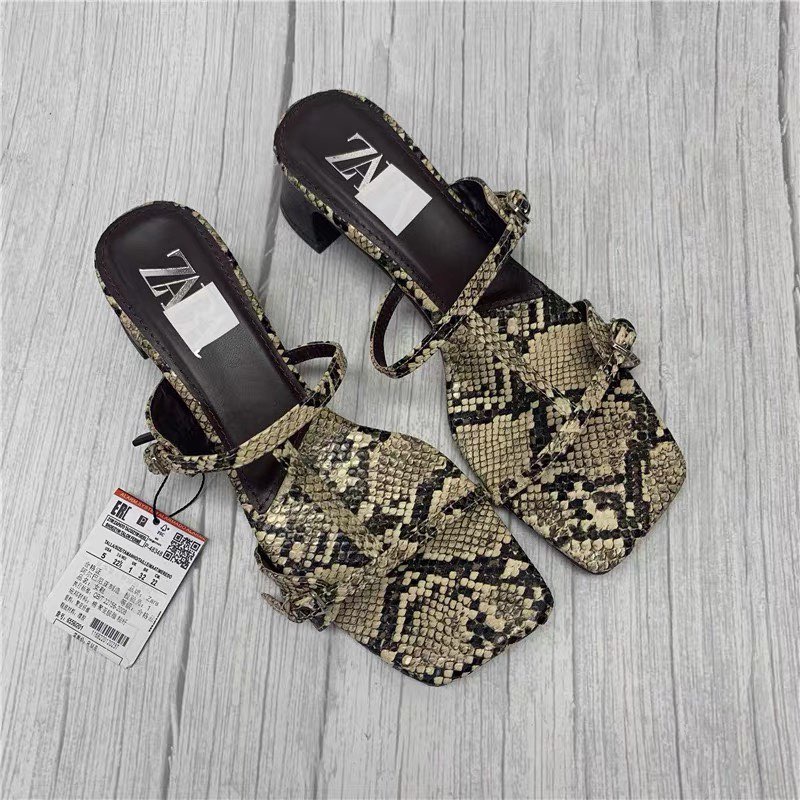Guốc zara quai rắn
