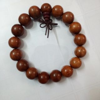 Vòng tay gỗ hương phong thủy