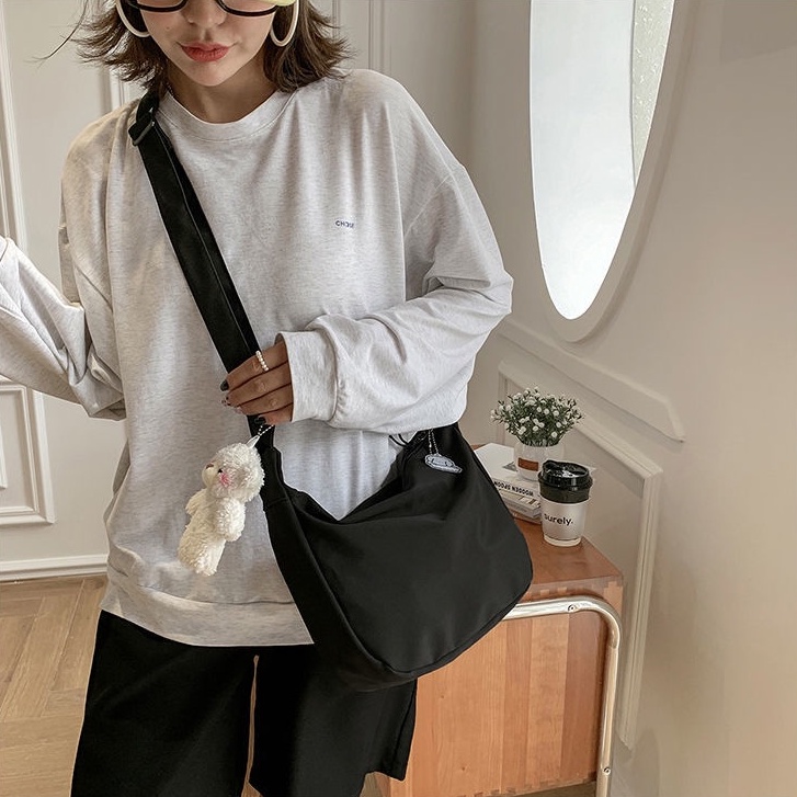 Túi Đeo Chéo Mềm Màu Trơn Đơn Giản Thời Trang Hàn Quốc Cho Nữ