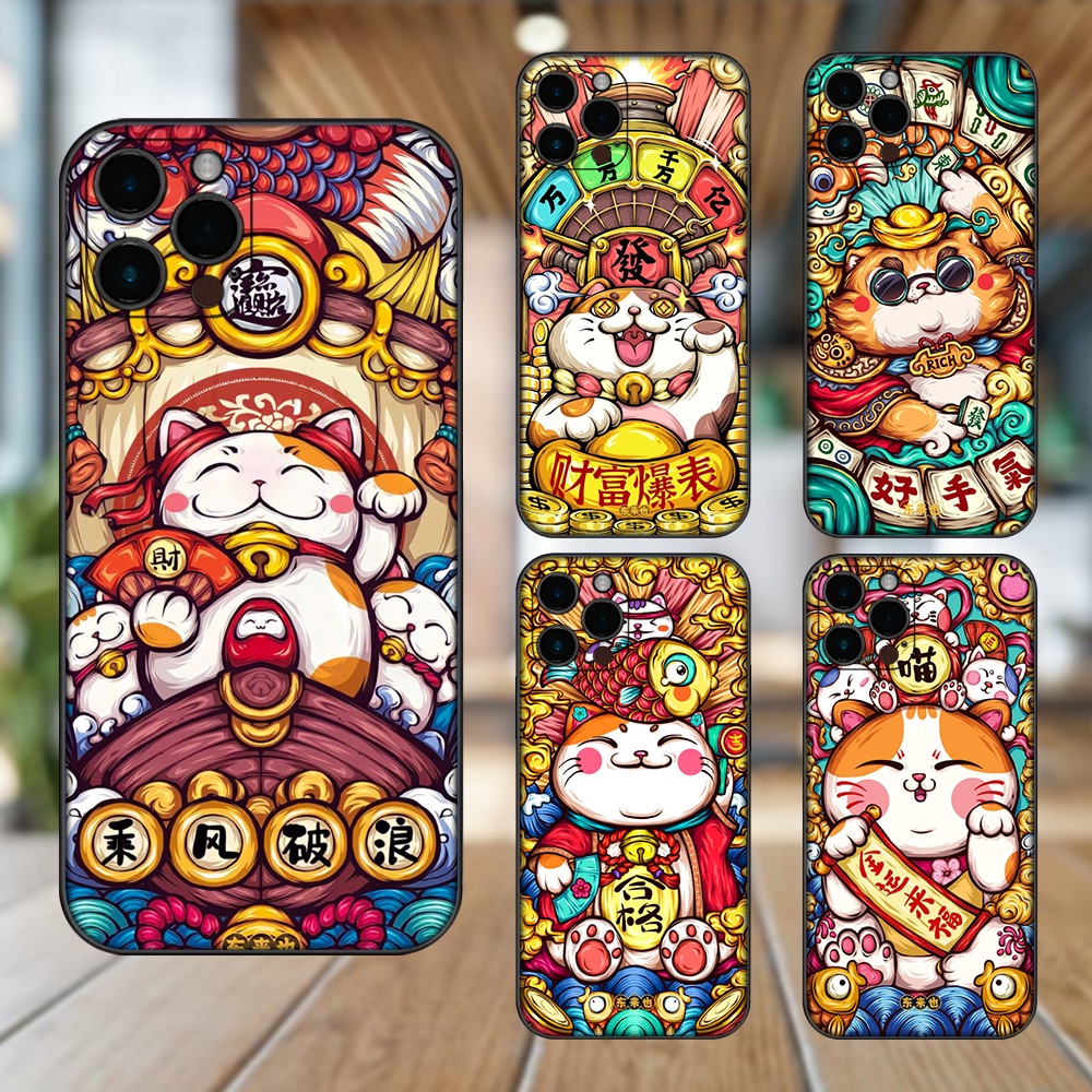 Ốp lưng iPhone 12 Pro Max dẻo đen cạnh vuông in hình Mèo Thần Tài dễ thương