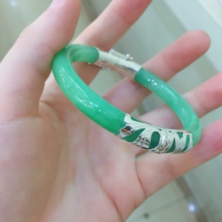 Vòng ngọc bọc bạc